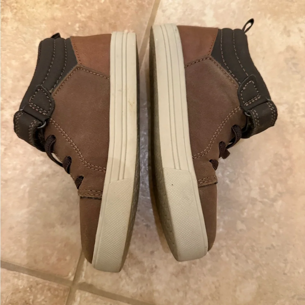 OSHKOSH B’GOSH toddlers boys high top Cesc Sneaker Boots